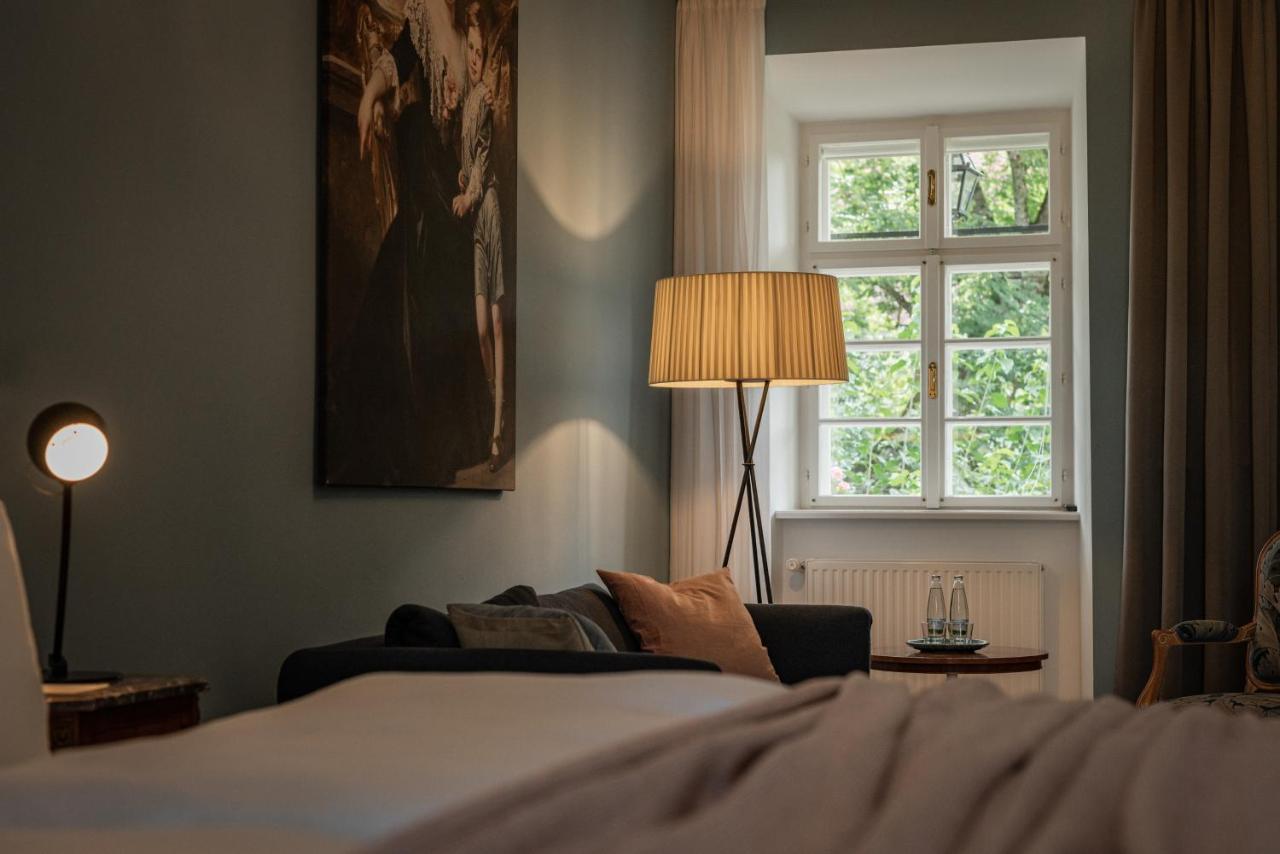 Boutique Hotel Zum Oberjaeger, Schloss Lackenbach Ngoại thất bức ảnh