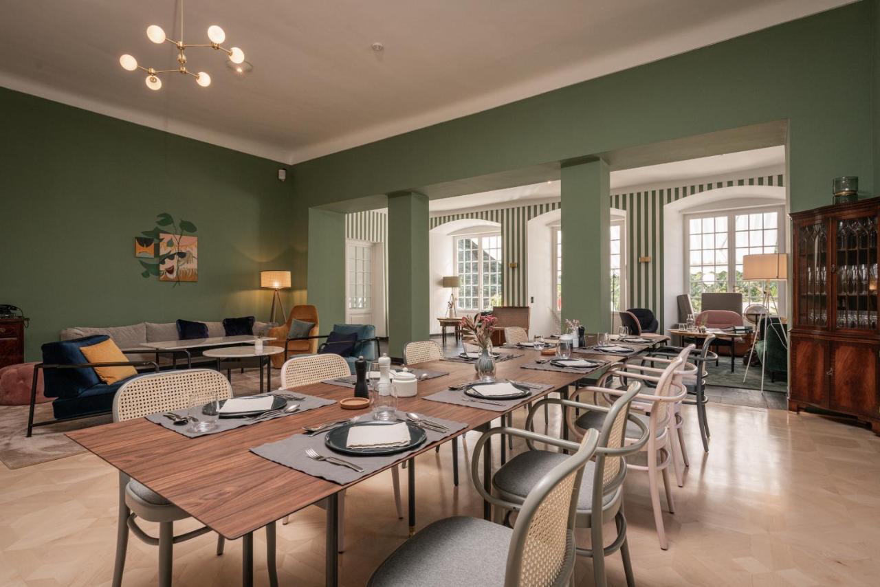 Boutique Hotel Zum Oberjaeger, Schloss Lackenbach Ngoại thất bức ảnh