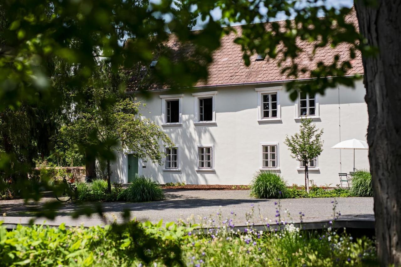 Boutique Hotel Zum Oberjaeger, Schloss Lackenbach Ngoại thất bức ảnh