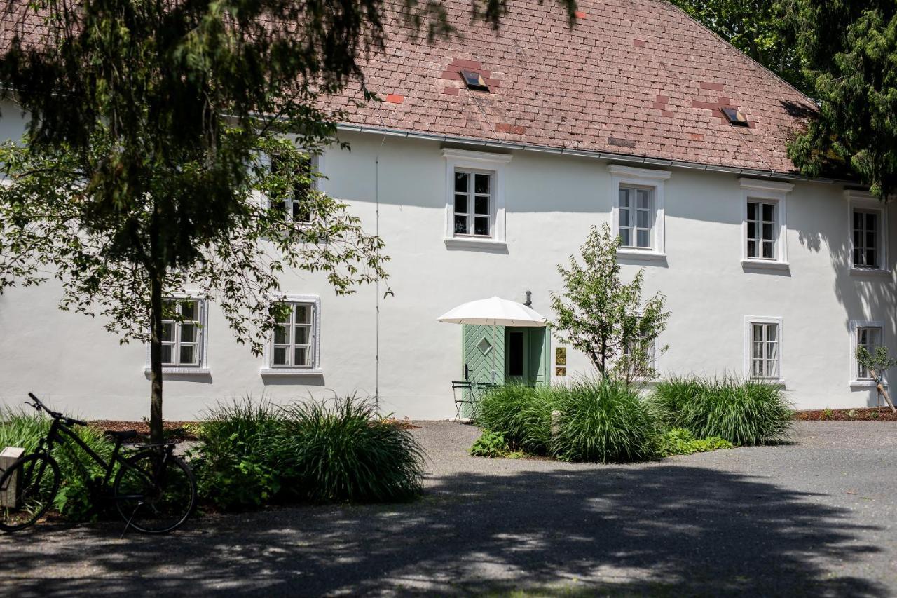 Boutique Hotel Zum Oberjaeger, Schloss Lackenbach Ngoại thất bức ảnh